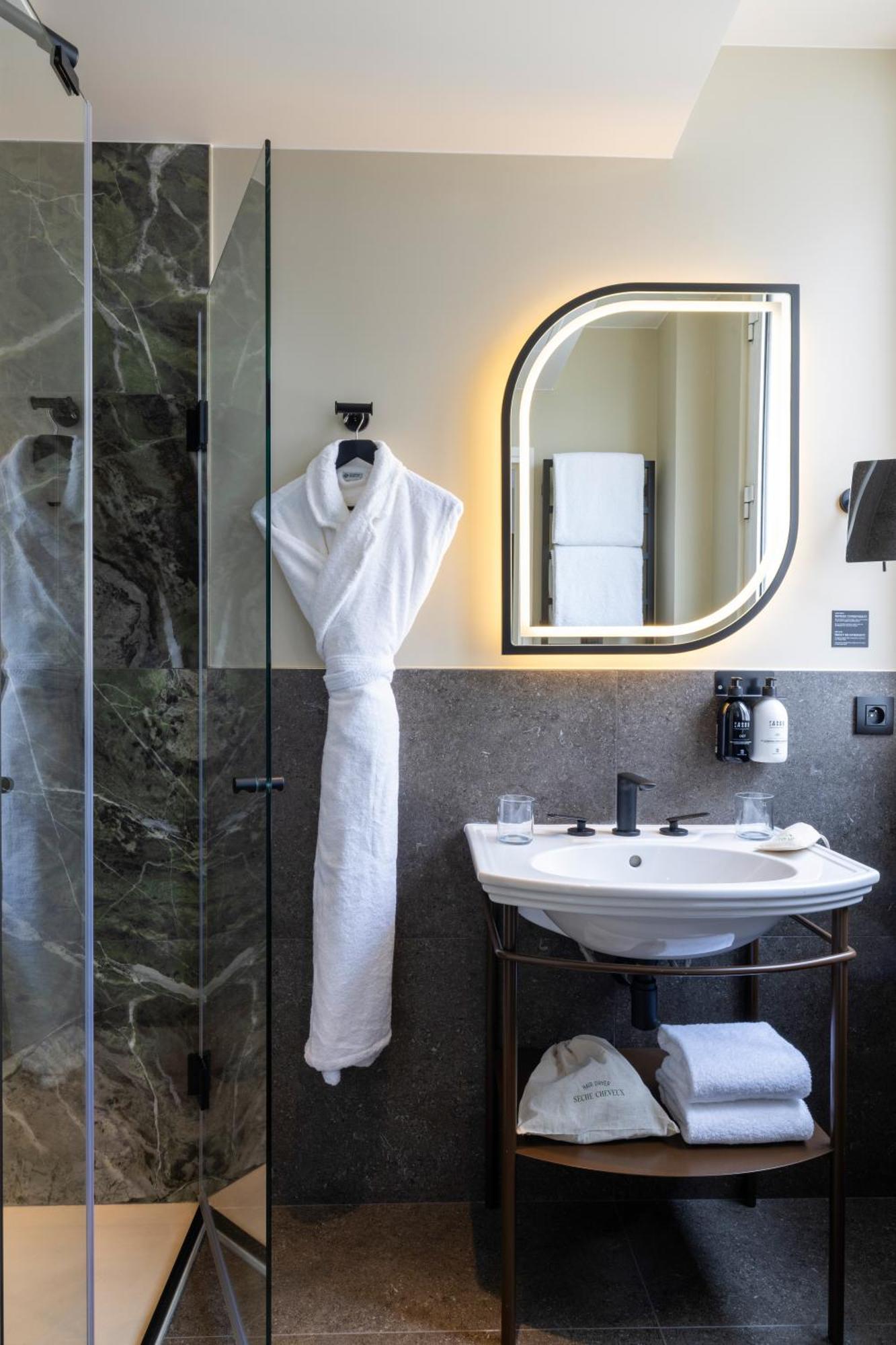 Hotel L'Ormaie & Spa Париж Екстериор снимка